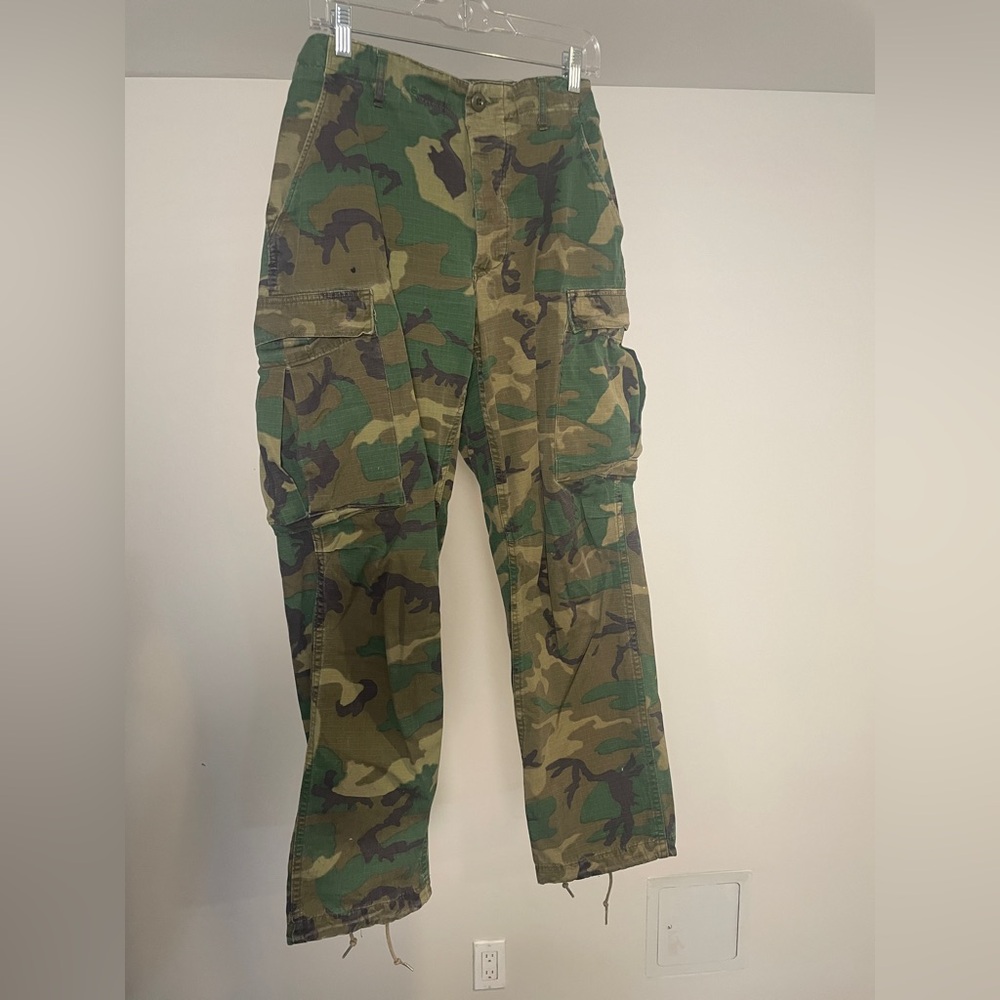 VINTAGE ARMY SURPLUS CAMO CARGO PANTS
